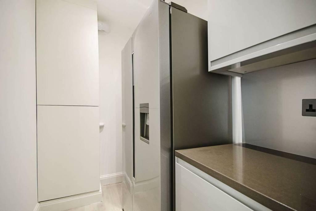 Апартаменты Bright Convenient Flat In Little Venice Лондон Экстерьер фото