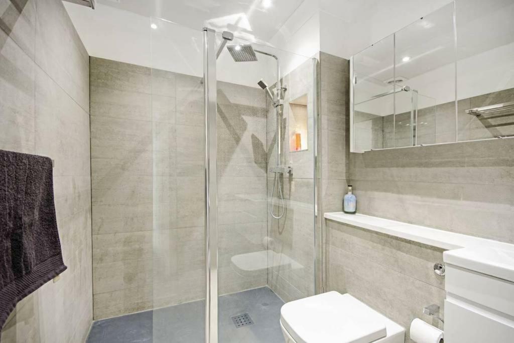 Апартаменты Bright Convenient Flat In Little Venice Лондон Экстерьер фото